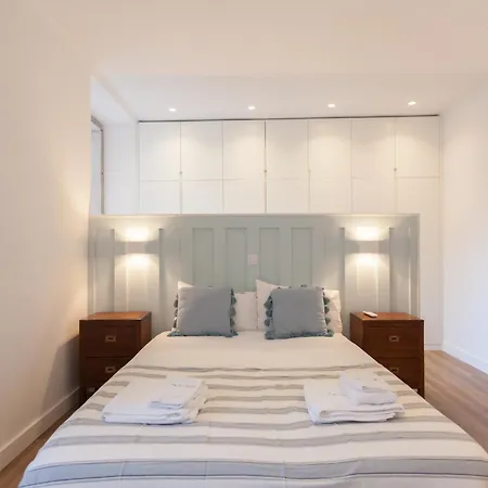 Flh Graca Charming Duplex With Small Pool 아파트 *