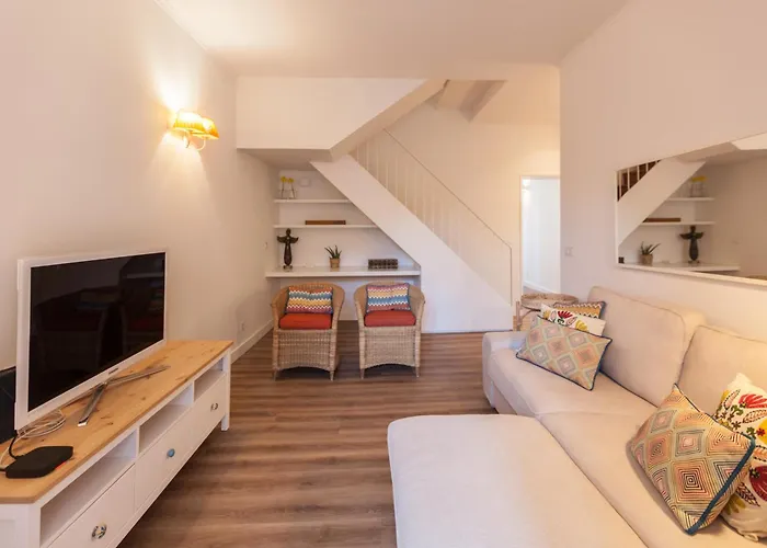 Flh Graca Charming Duplex With Small Pool Апартаменти Лісабон