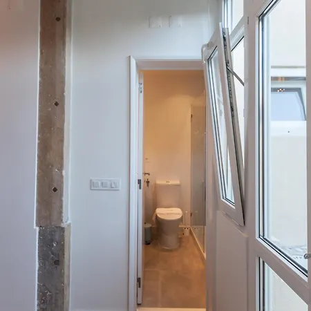 Appartamento Flh Graca Charming Duplex With Small Pool Lisbona